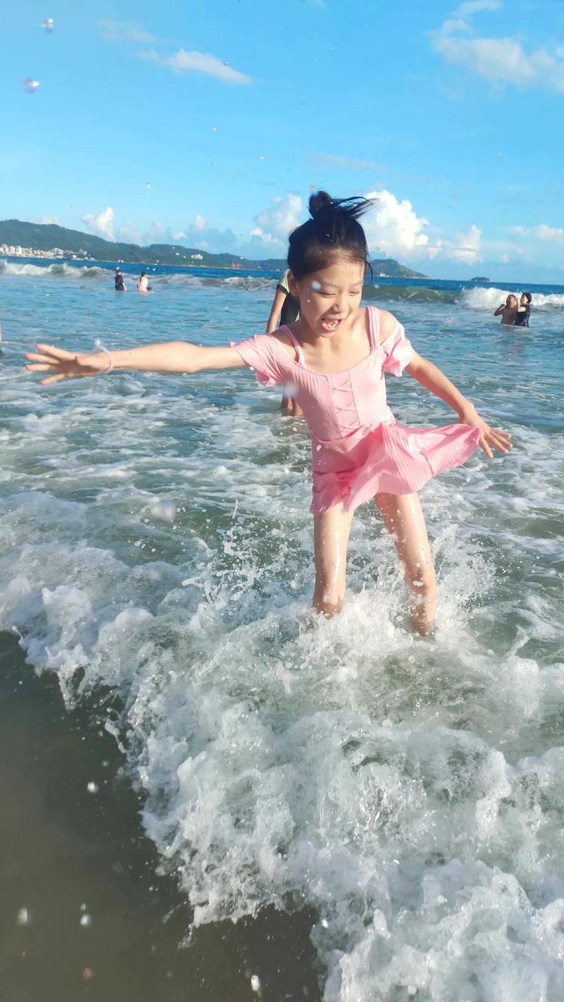 午夜惊魂动漫 更微妙的动漫辛尤里变化海报