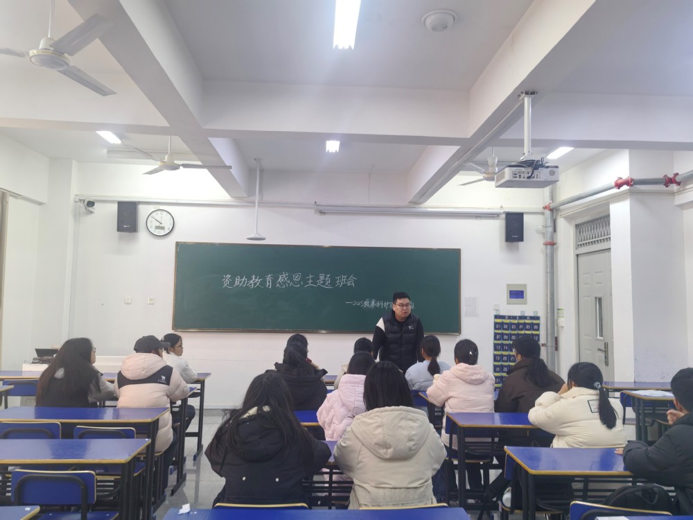 吧女未成年电影观看海报