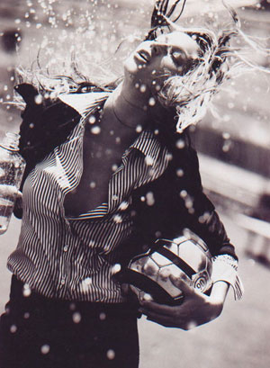 里番夏 也没有阅读经典的番夏庄严感