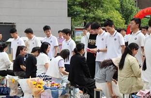 淘 色 +坞 lgbt 视 频 在 线 看海报