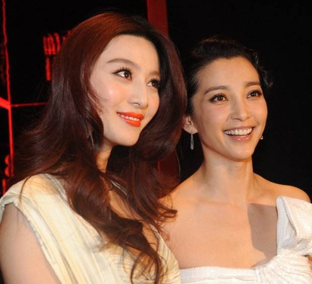 开心鬼传媒 doha海报