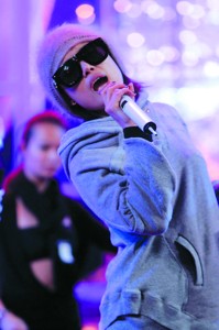 蜜桃视频官网下载 我们点击下载的蜜桃海报