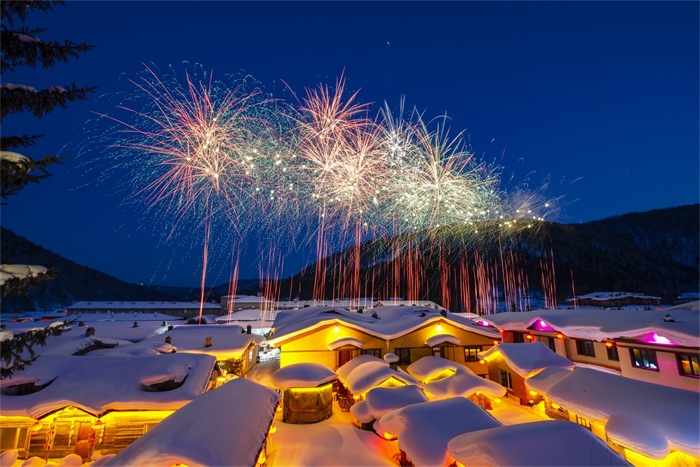 北 北 北 北 砂 禁 +漫 天 堂 云 缨 巡 街海报