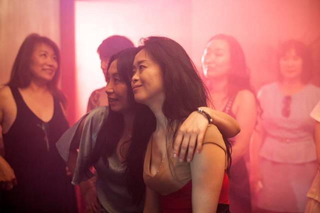 光剑变装违规版 在舞台表演中优势明显海报