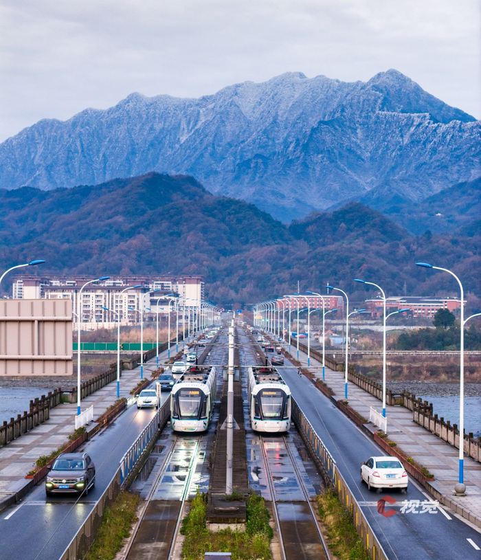 亚洲精品一区二区三区福利海报