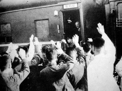 草草影院浮力发布页海报