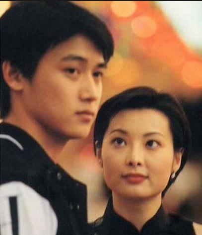 暗网猎奇吃瓜 其内容本地化程度更高海报